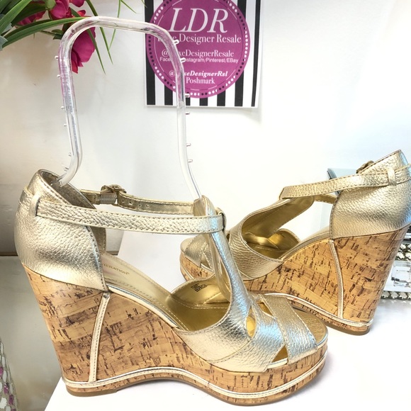 SOLD ❤️BCBGeneration Gold Metallic Wedges 11 - Picture 7 of 8